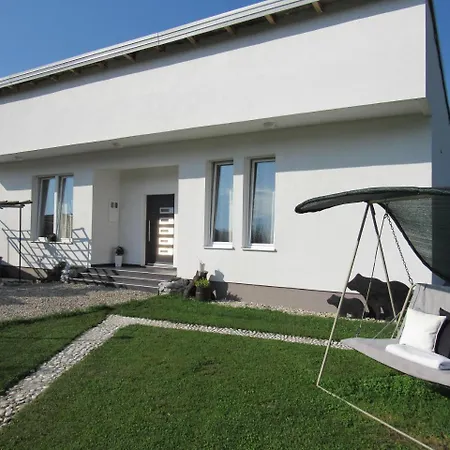 Una Dalia Villa *